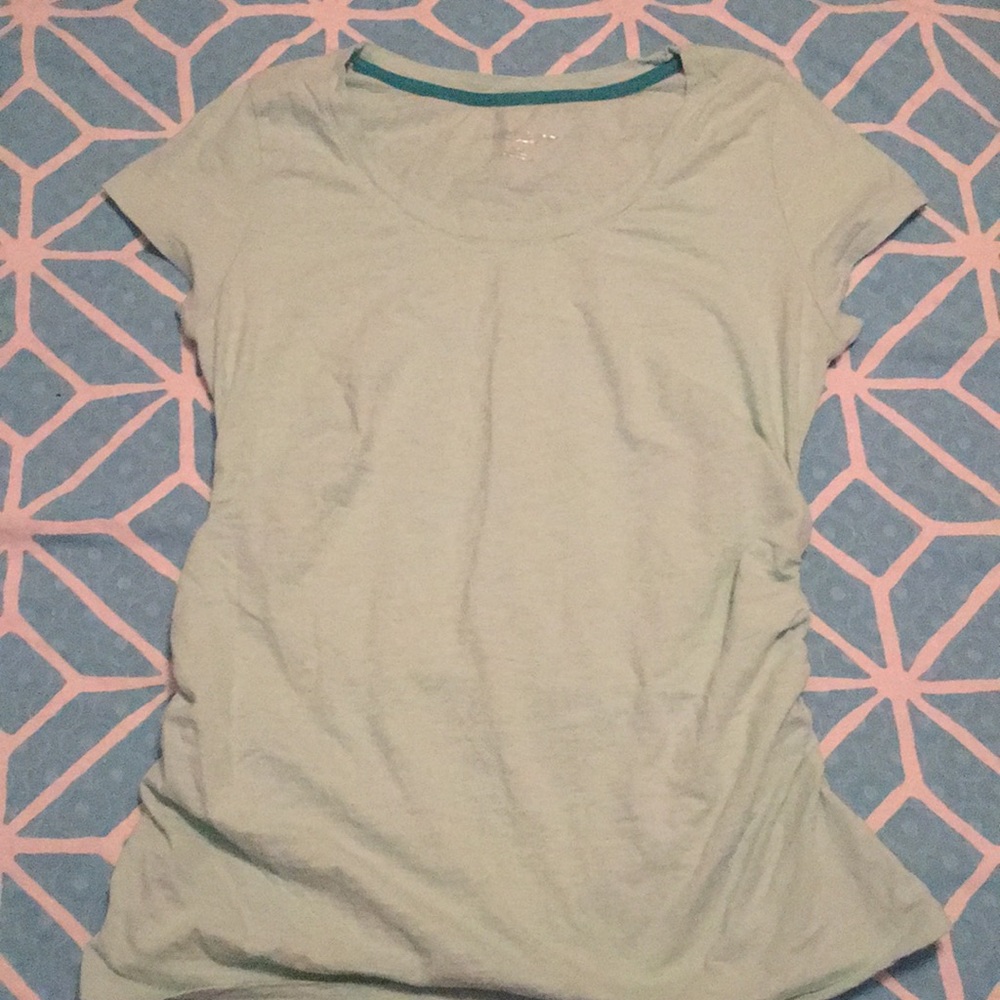 Maternity t-shirt size large